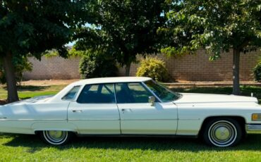 Cadillac-DeVille-1975