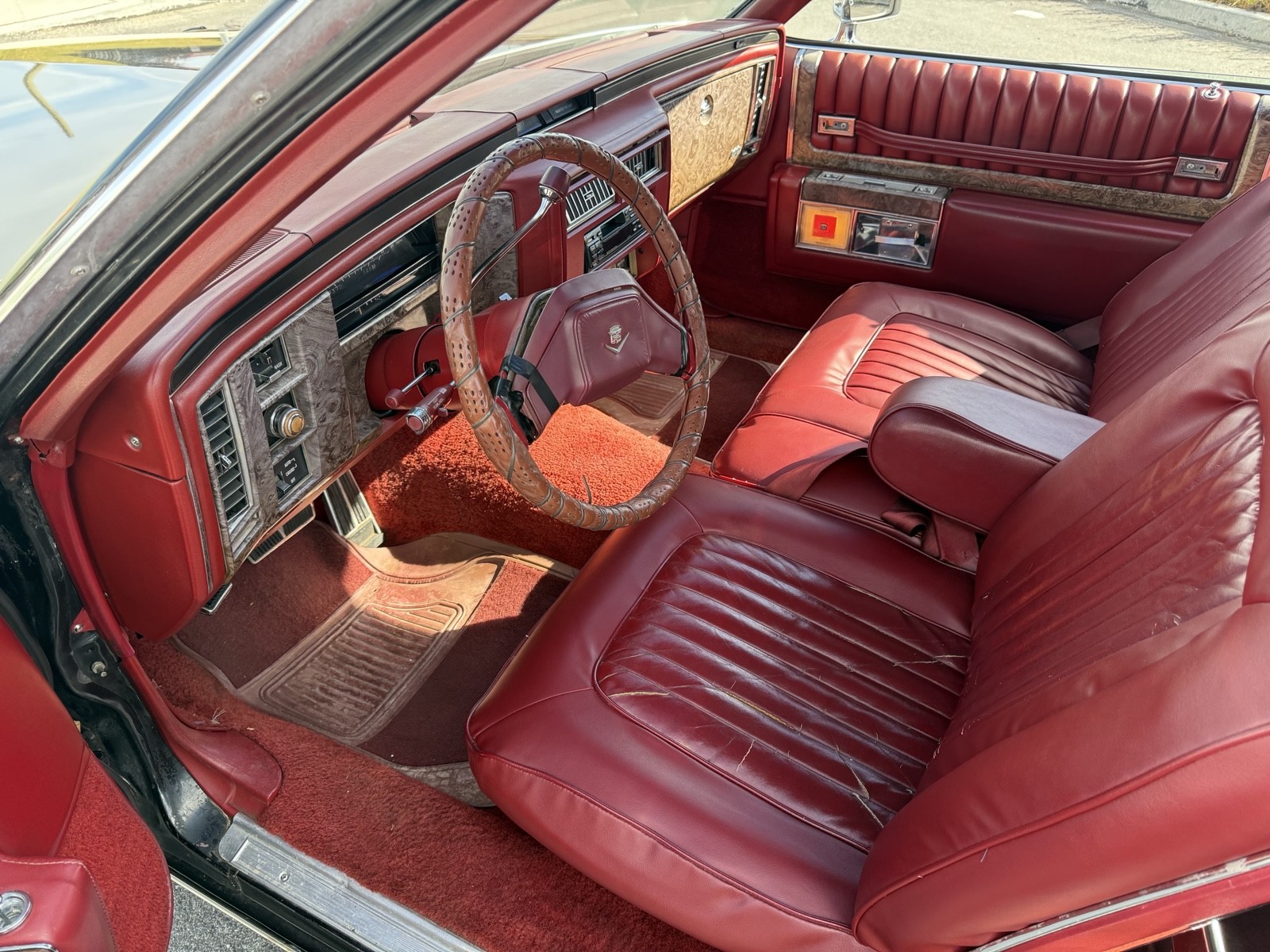 Cadillac-DeVille-1979-11