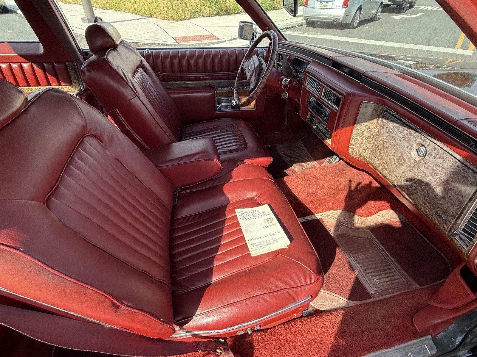 Cadillac-DeVille-1979-8