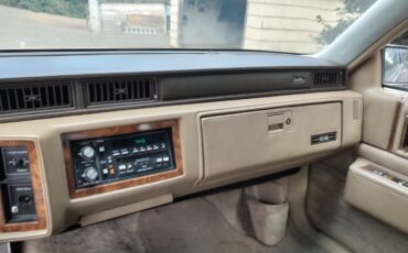 Cadillac-DeVille-1985-2-Door-Coupe-10