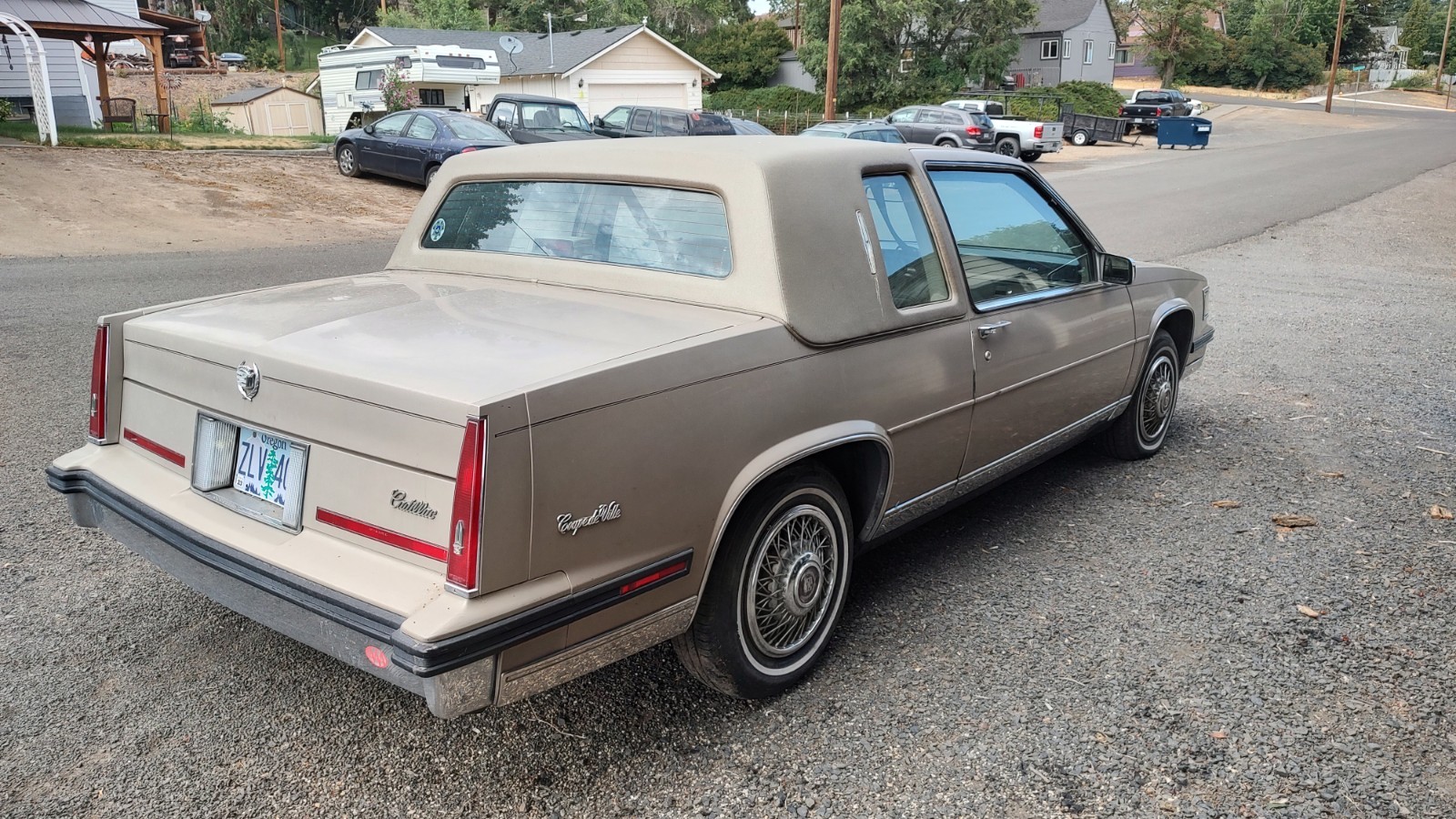 Cadillac-DeVille-1985-2-Door-Coupe-2