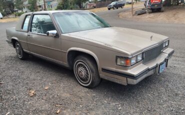 Cadillac-DeVille-1985-2-Door-Coupe-3