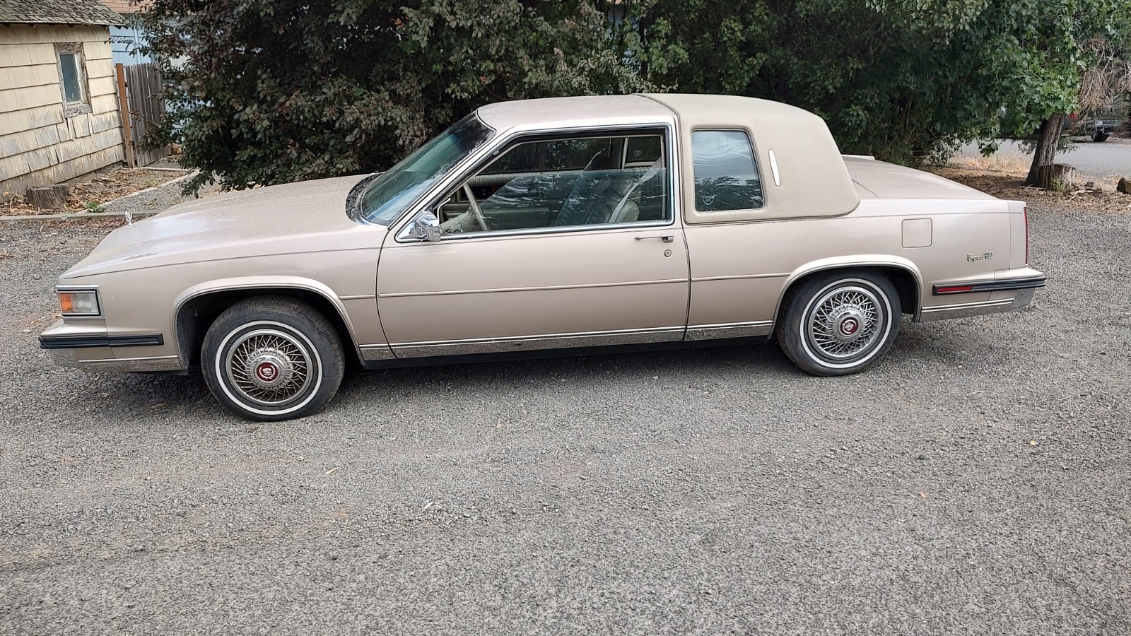 Cadillac-DeVille-1985-2-Door-Coupe-4