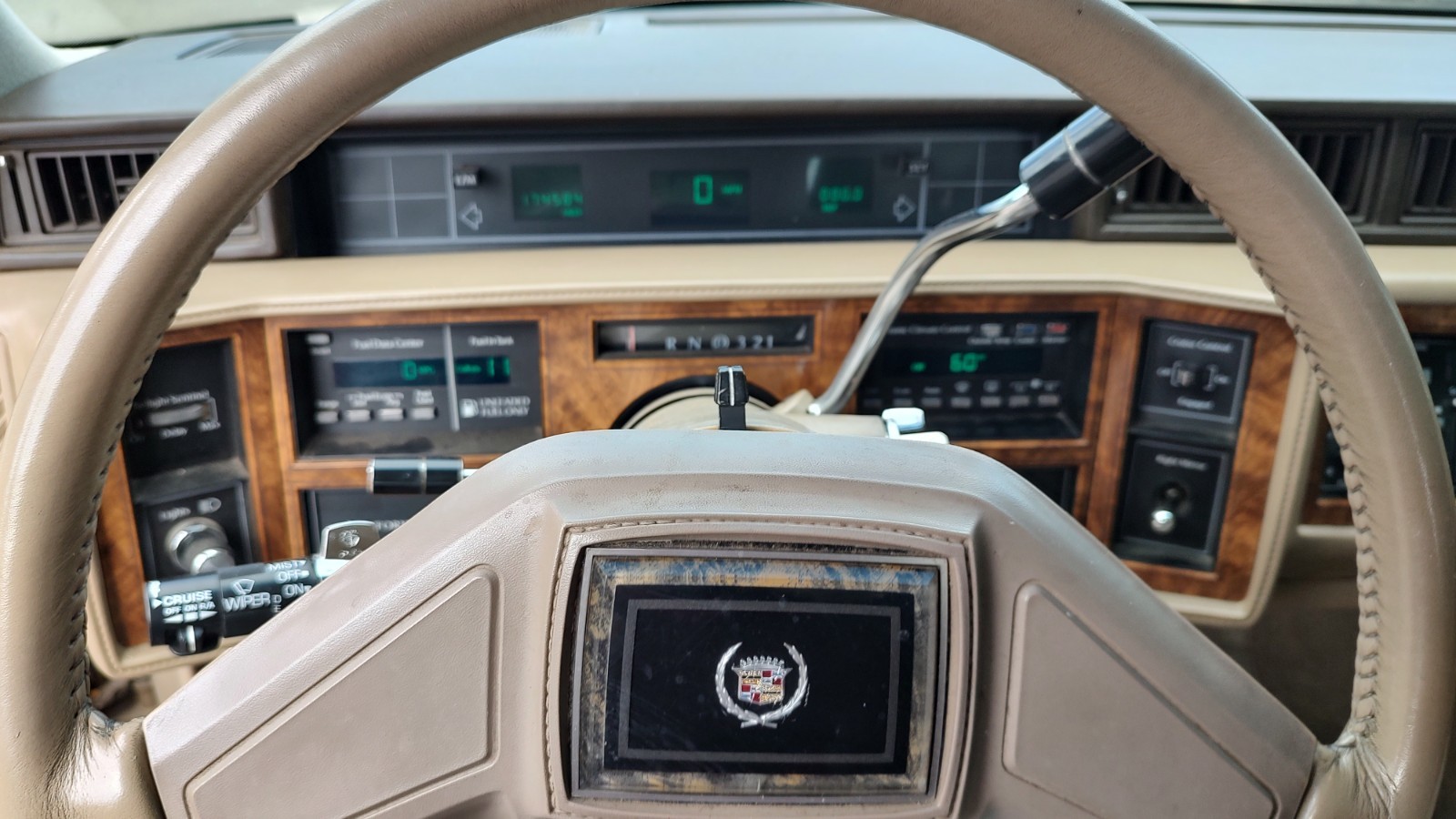 Cadillac-DeVille-1985-2-Door-Coupe-9