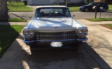 Cadillac-Deville-1963-White-Red-2