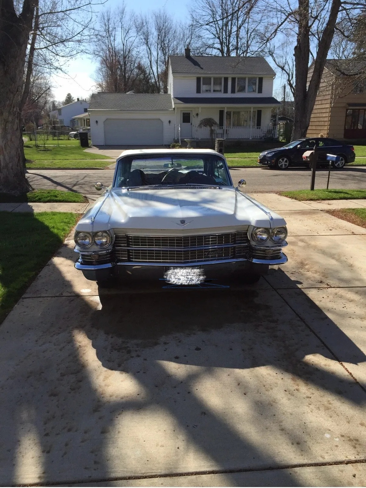Cadillac-Deville-1963-White-Red-2
