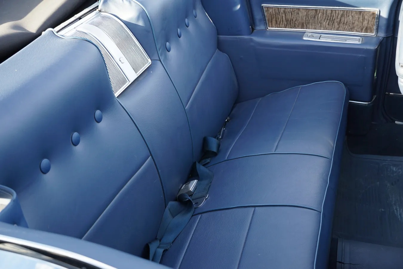 Cadillac-Deville-1970-Diplomat-Blue-Blue-17