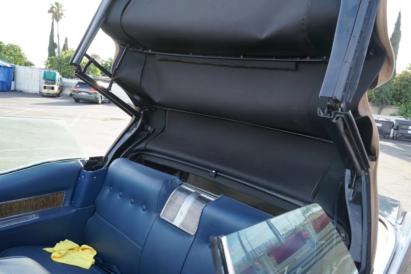 Cadillac-Deville-1970-Diplomat-Blue-Blue-9