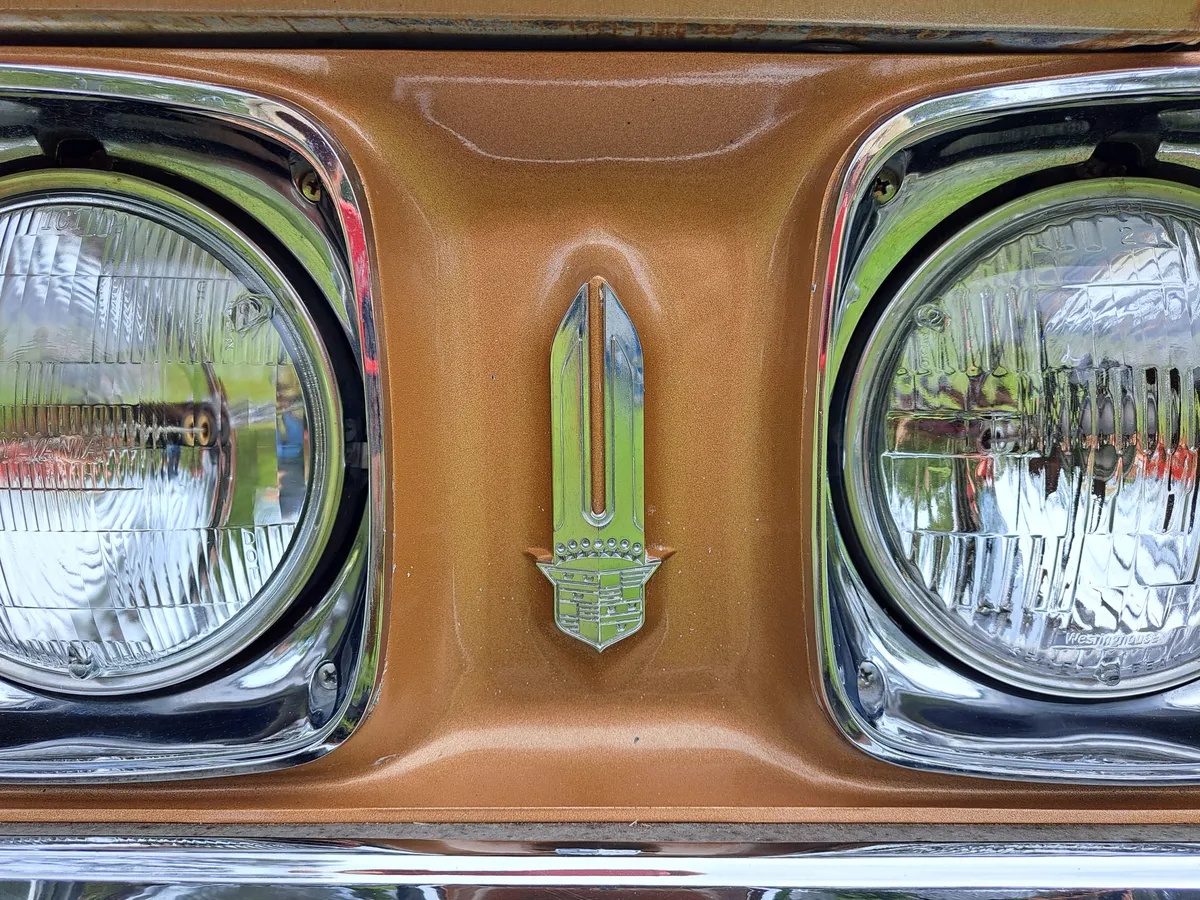 Cadillac-Deville-1971-Duchess-Gold-White-15