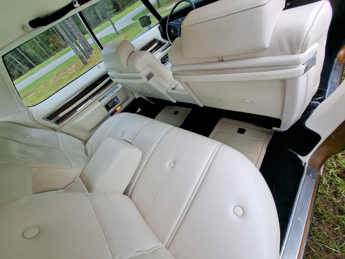 Cadillac-Deville-1971-Duchess-Gold-White-18