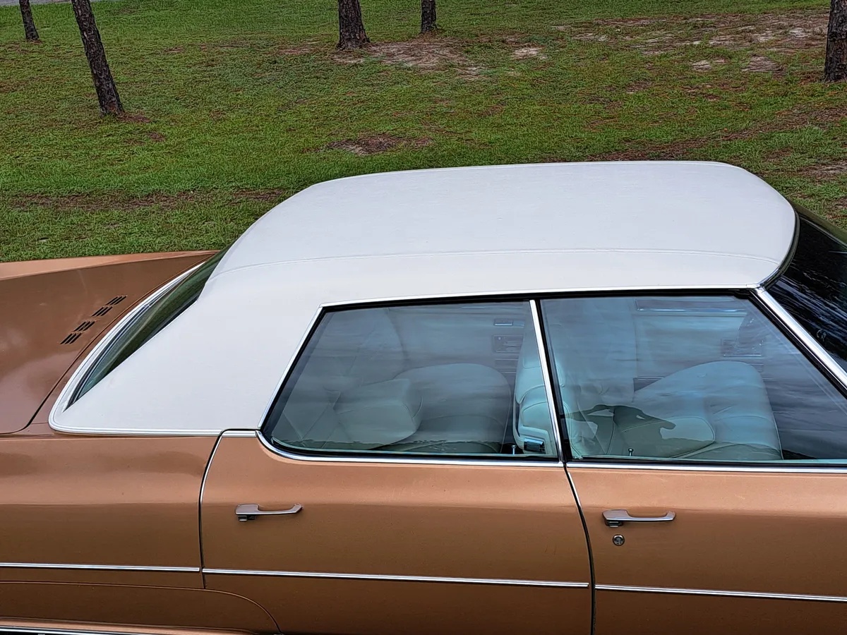 Cadillac-Deville-1971-Duchess-Gold-White-3