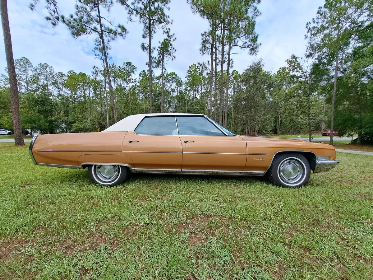 Cadillac-Deville-1971-Duchess-Gold-White-7