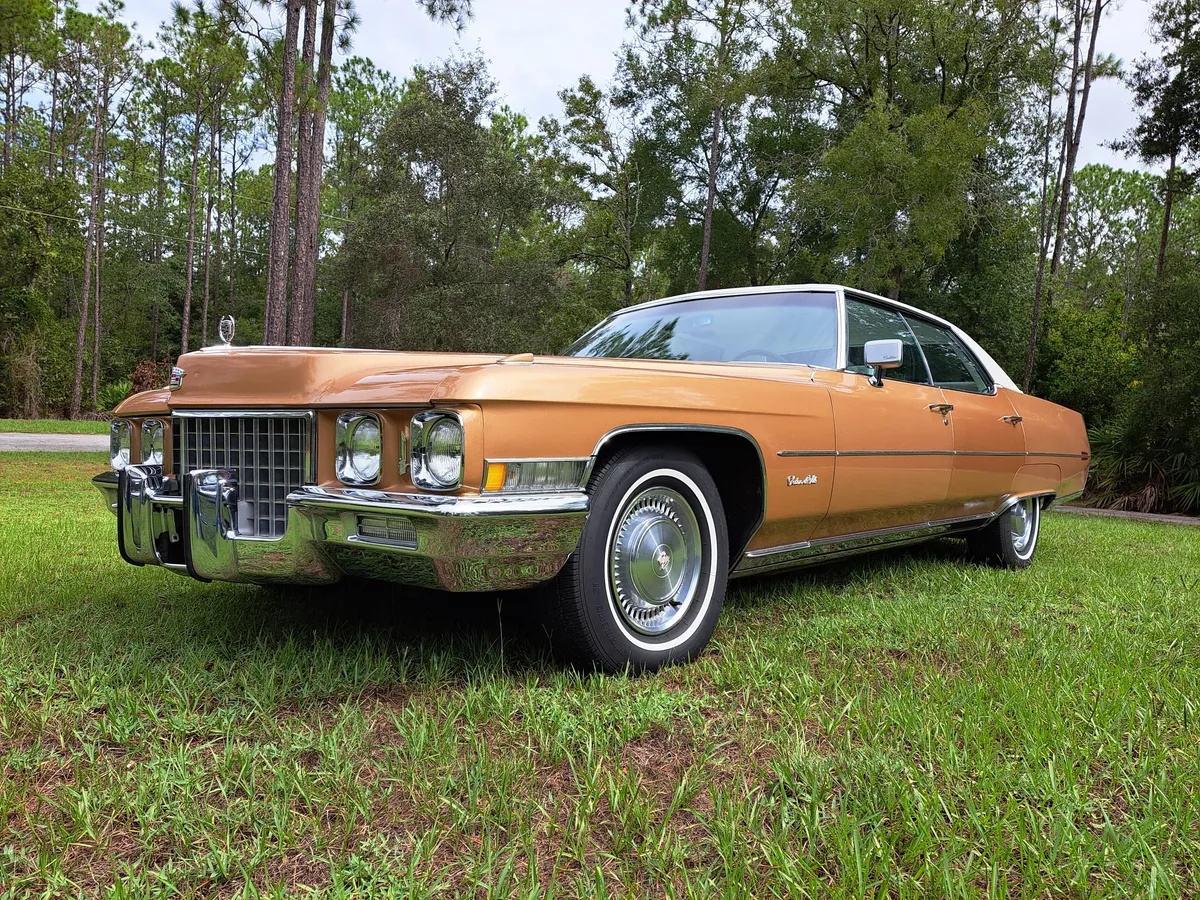 Cadillac-Deville-1971-Duchess-Gold-White-8