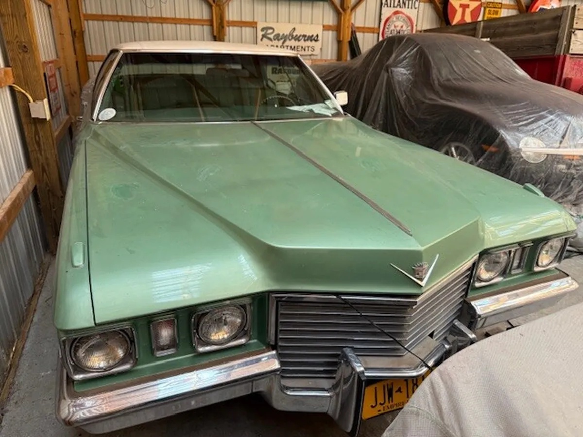 Cadillac-Deville-1972-Green-Green-2