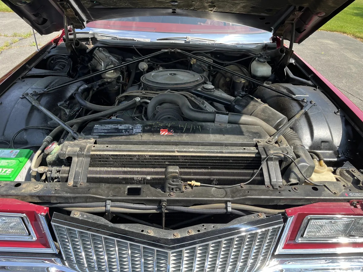 Cadillac-Deville-1975-Red-Red-Leather-1