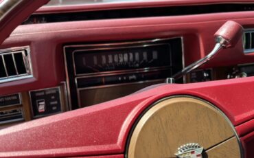 Cadillac-Deville-1975-Red-Red-Leather-6