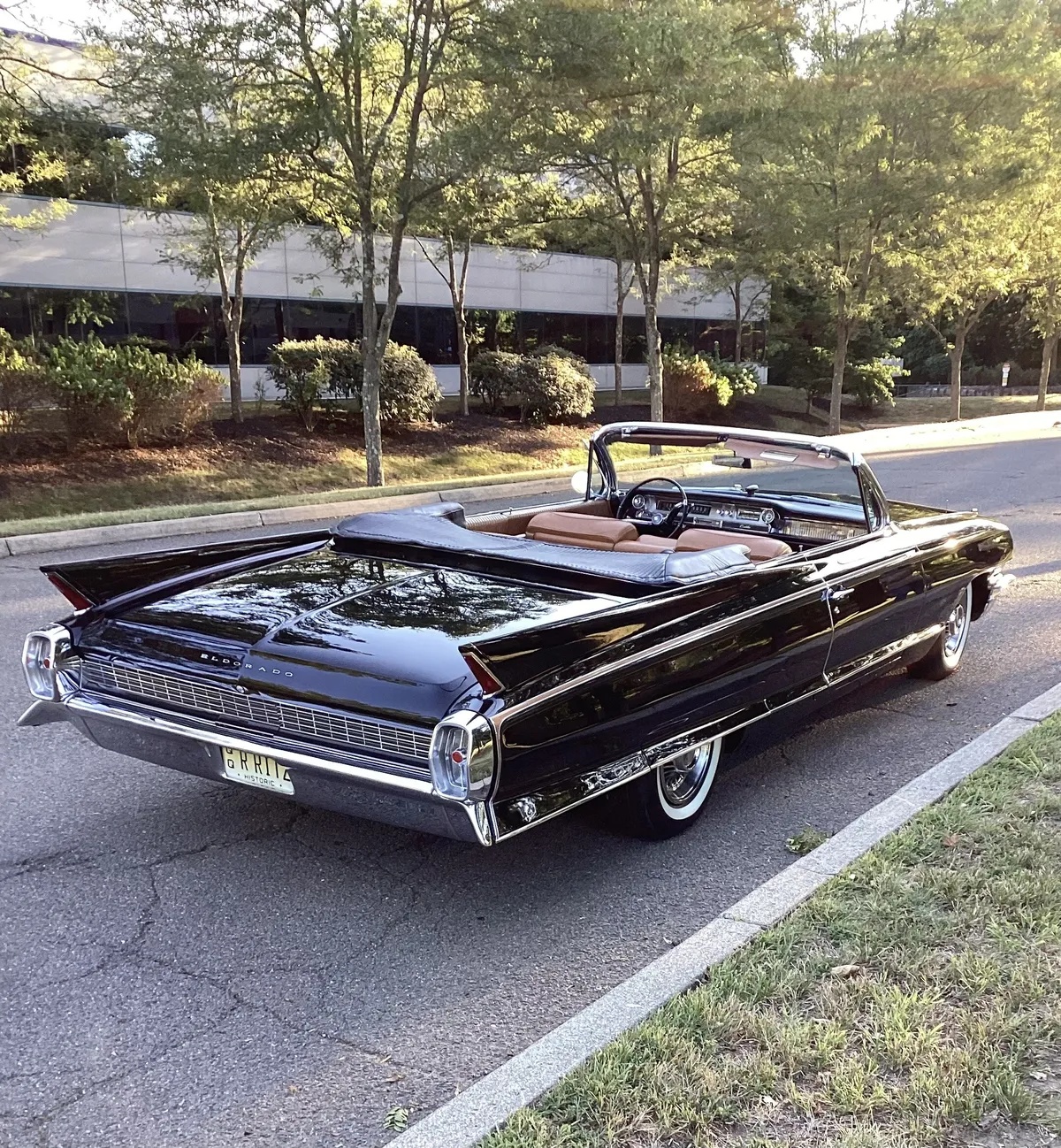 Cadillac-Eldorado-1962-Black-Saddle-Tan-19