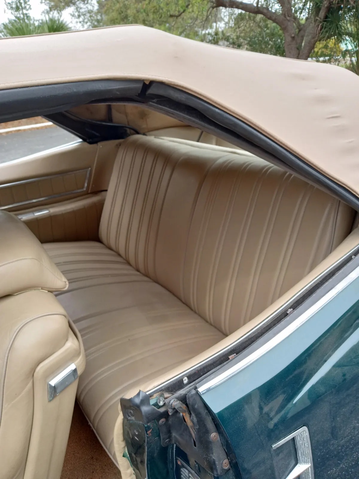 Cadillac-Eldorado-1972-Dark-Green-Tan-1