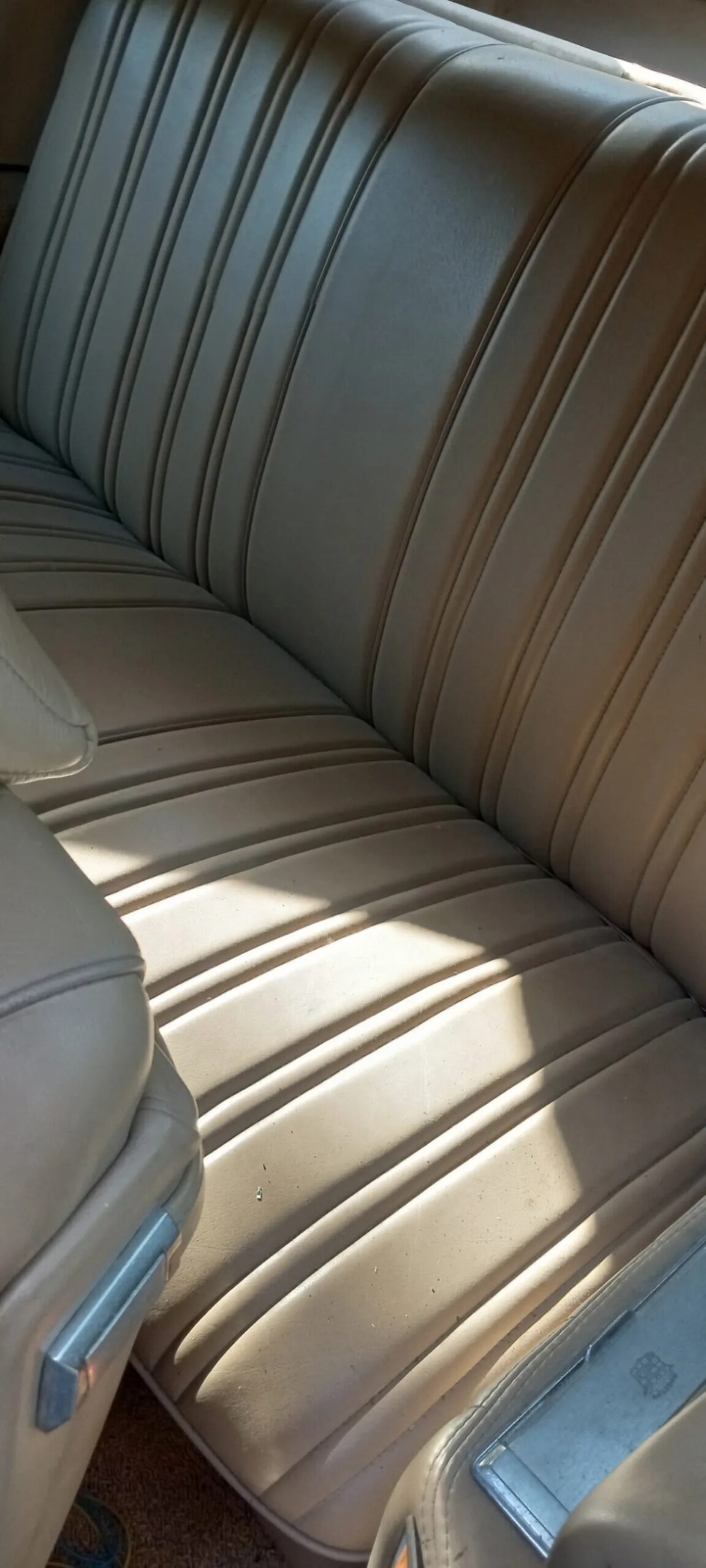 Cadillac-Eldorado-1972-Dark-Green-Tan-10