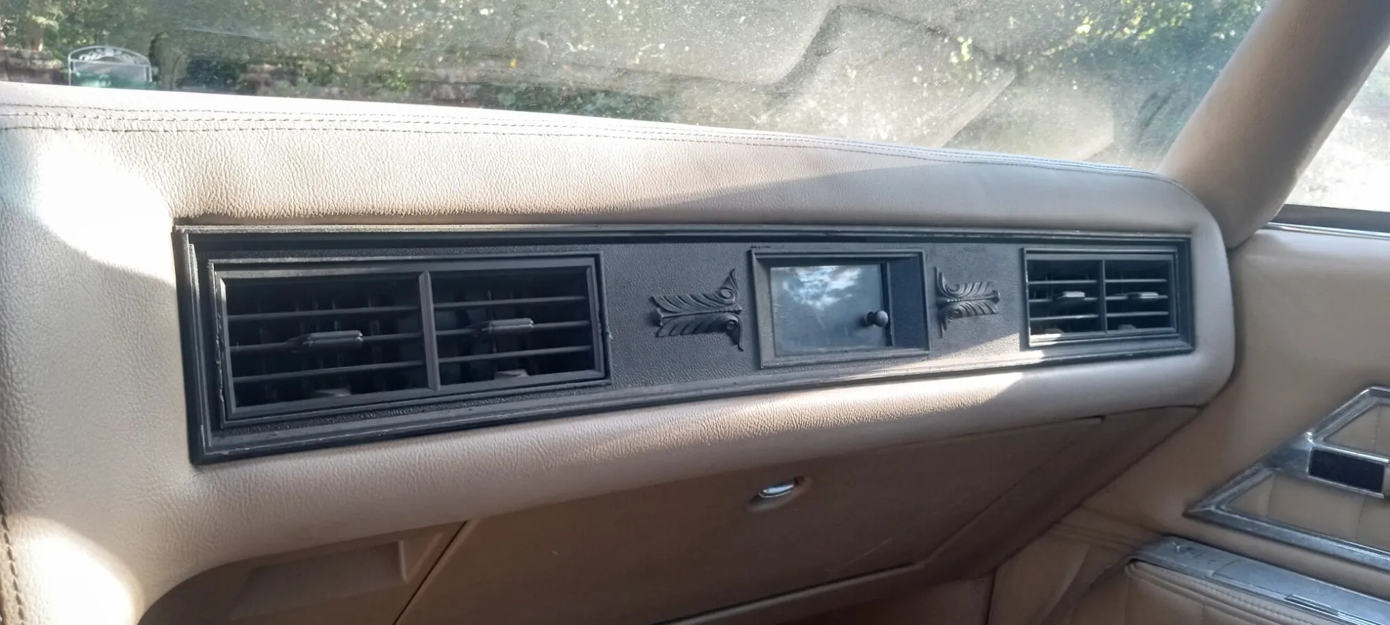 Cadillac-Eldorado-1972-Dark-Green-Tan-19