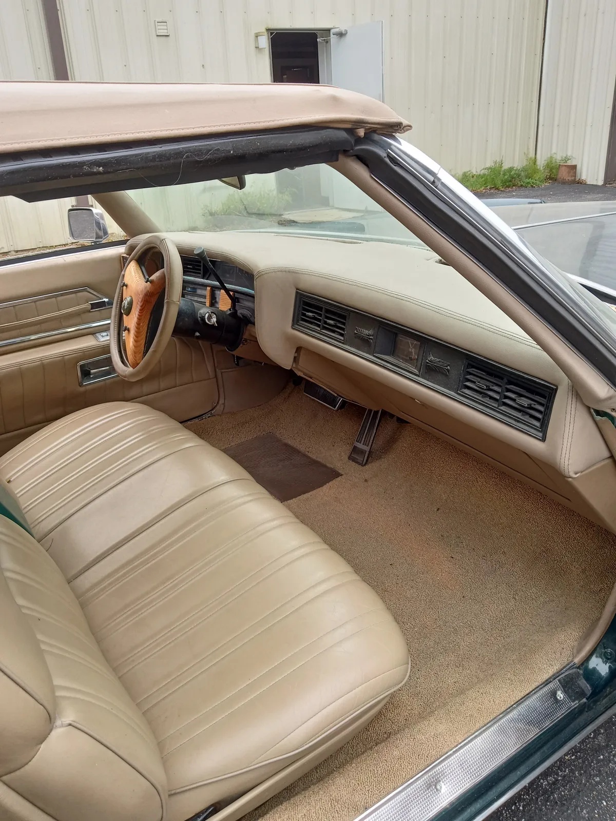 Cadillac-Eldorado-1972-Dark-Green-Tan-4