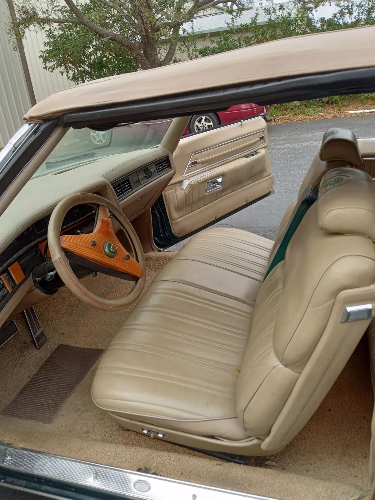 Cadillac-Eldorado-1972-Dark-Green-Tan-5
