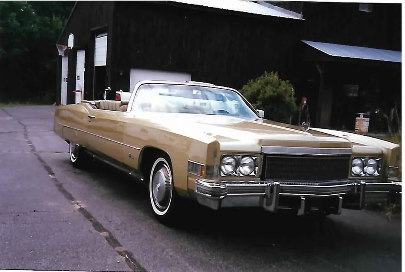 Cadillac-Eldorado-1974-Gold-Gold-2