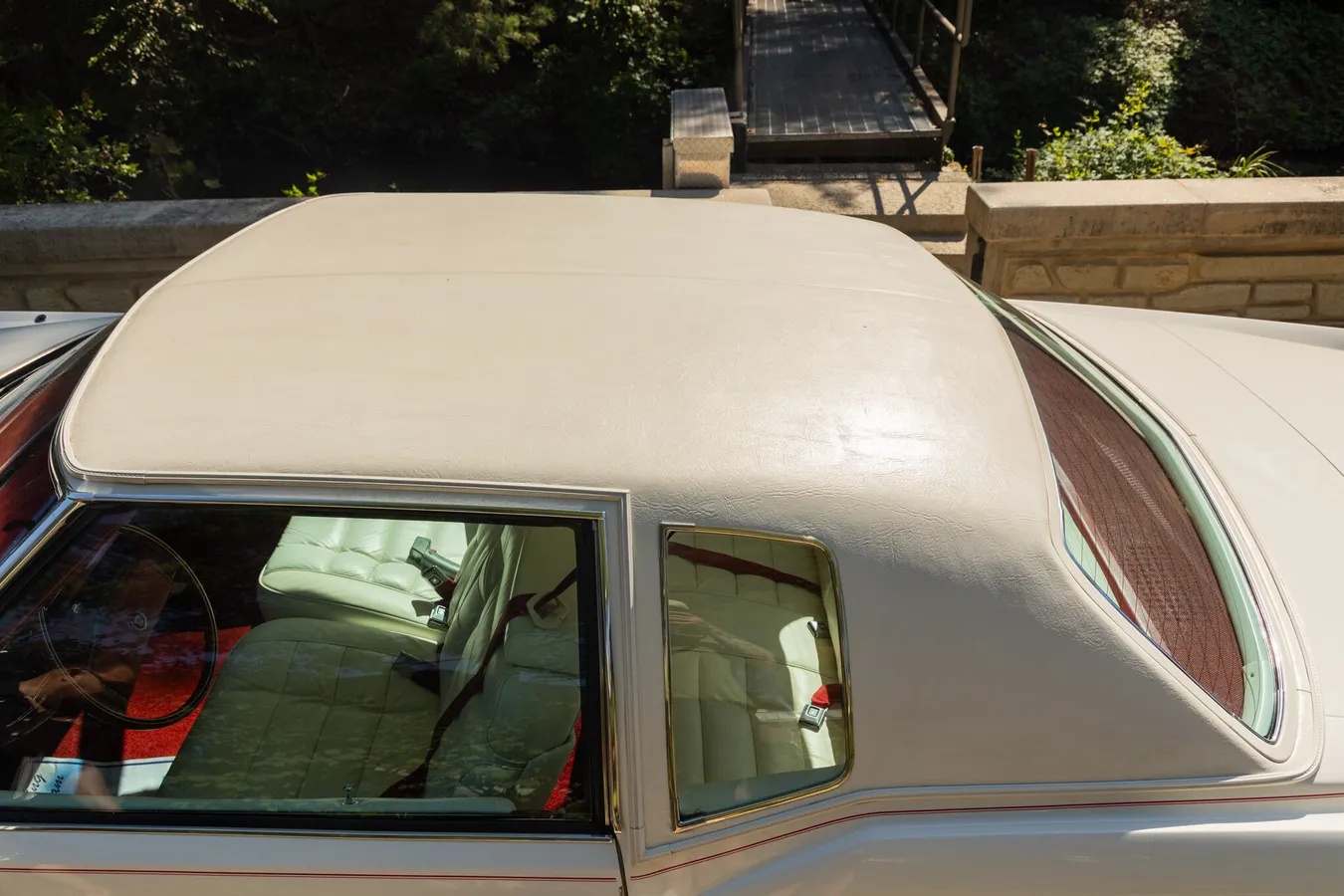 Cadillac-Eldorado-1977-Cotillon-White-White-11