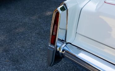 Cadillac-Eldorado-1977-Cotillon-White-White-17