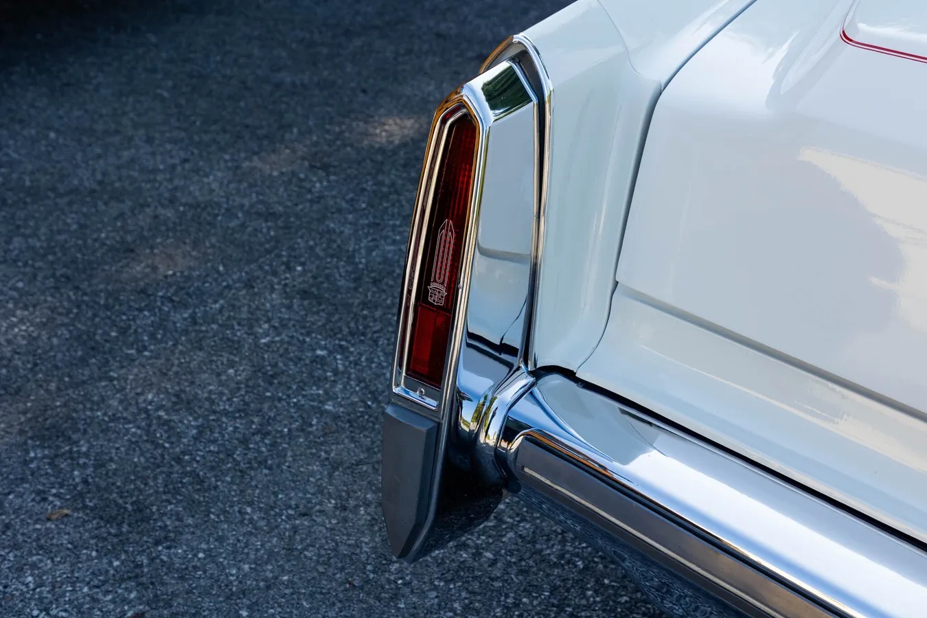 Cadillac-Eldorado-1977-Cotillon-White-White-17