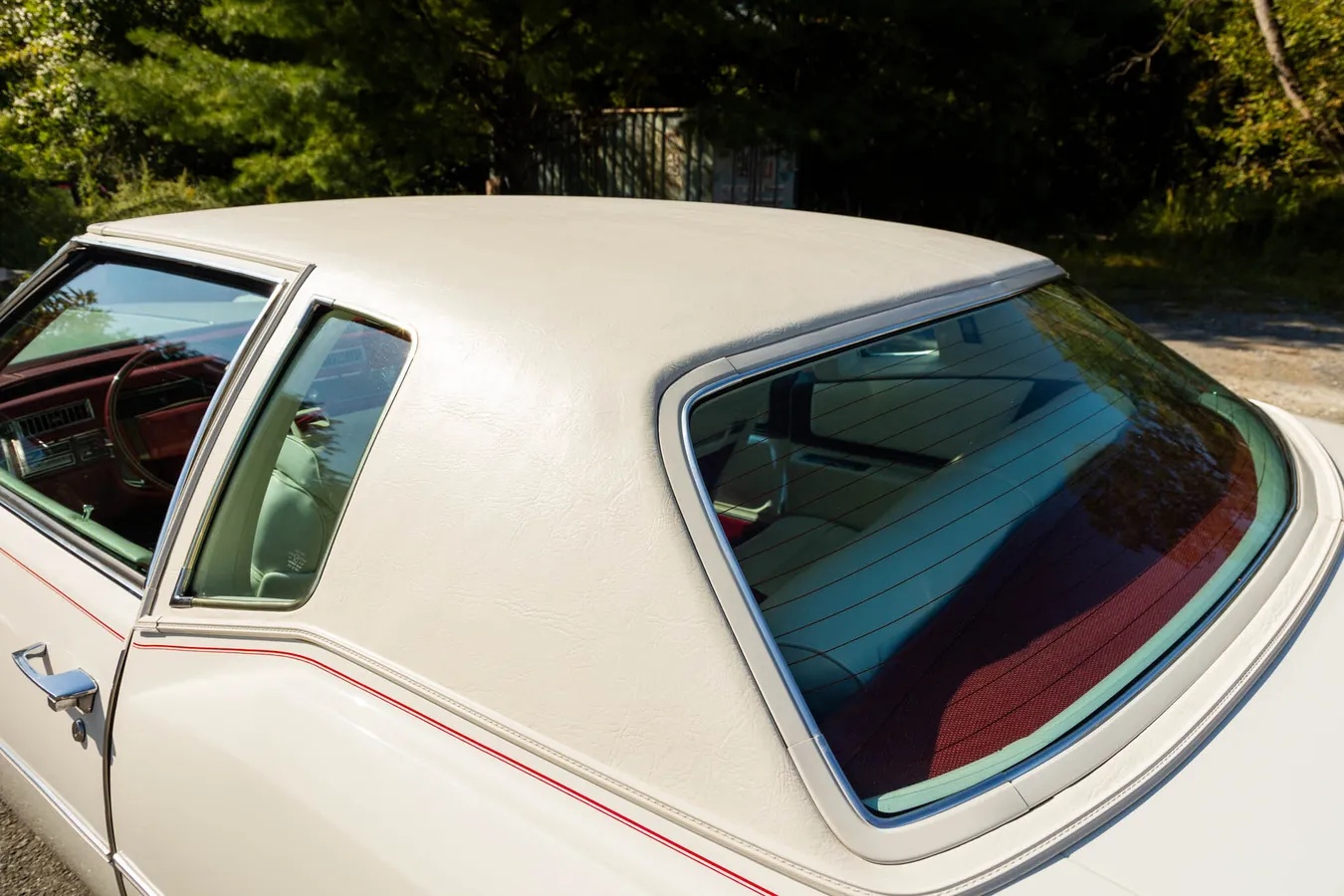 Cadillac-Eldorado-1977-Cotillon-White-White-18