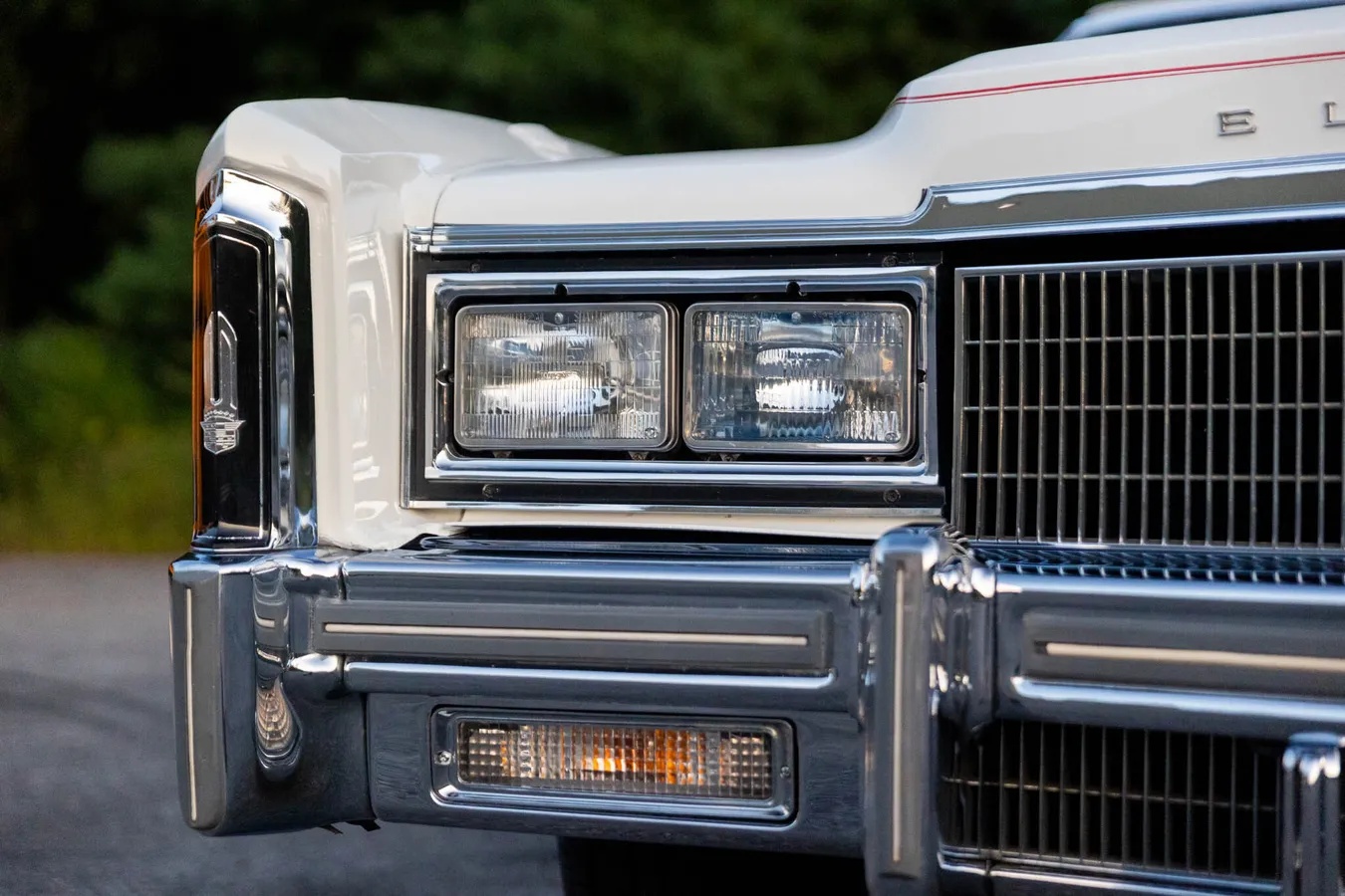 Cadillac-Eldorado-1977-Cotillon-White-White-19