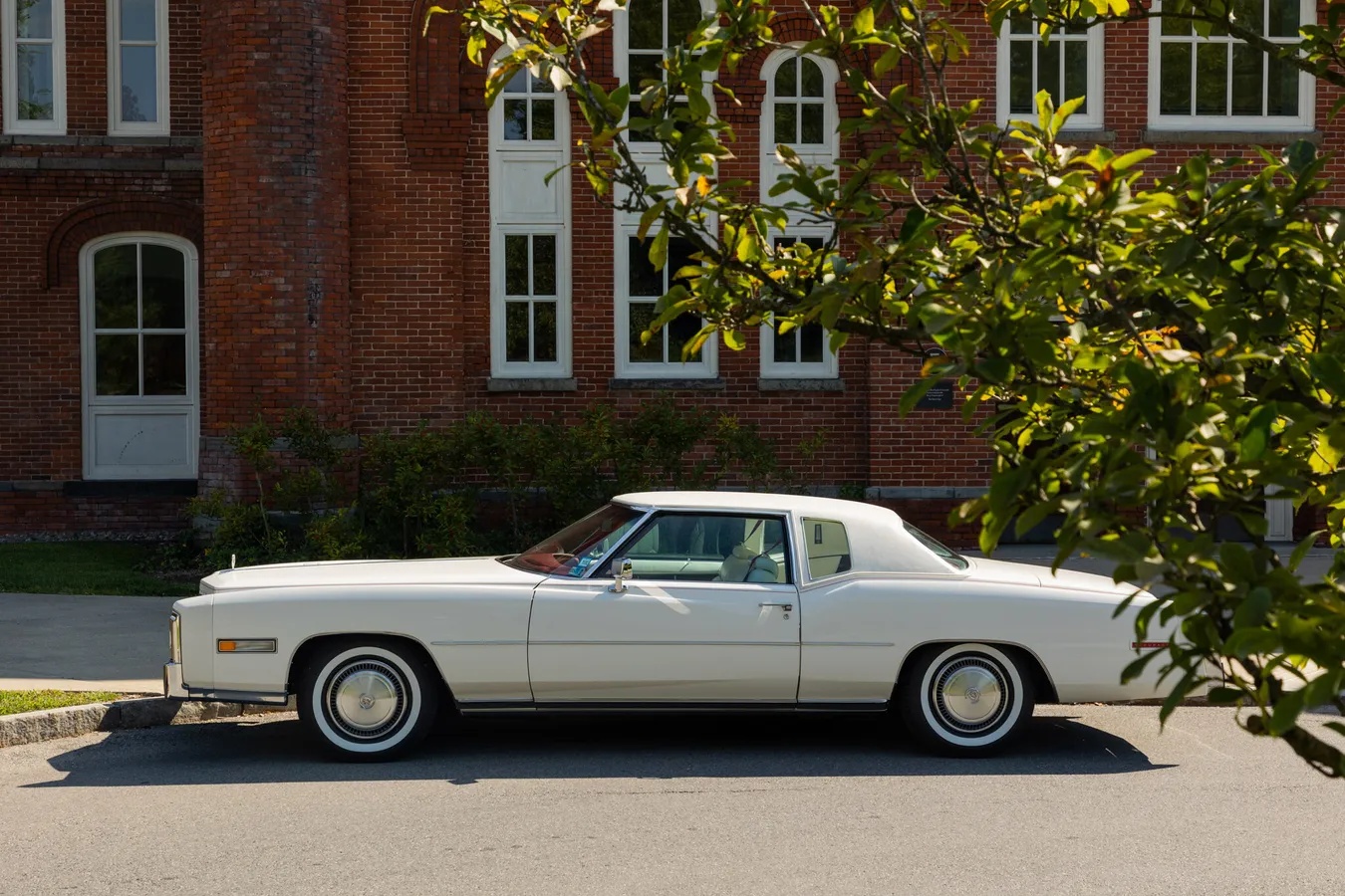 Cadillac-Eldorado-1977-Cotillon-White-White-2