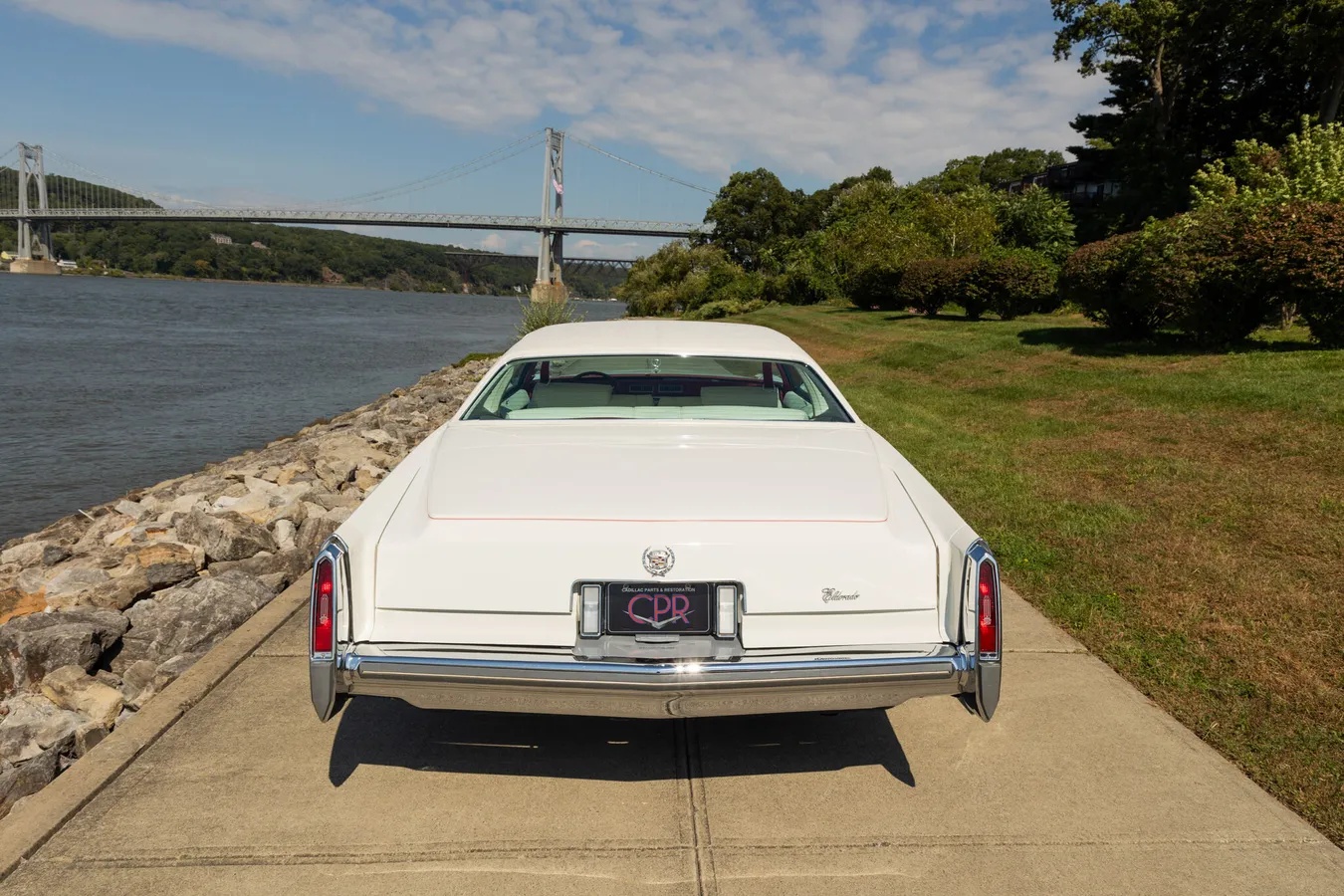 Cadillac-Eldorado-1977-Cotillon-White-White-3