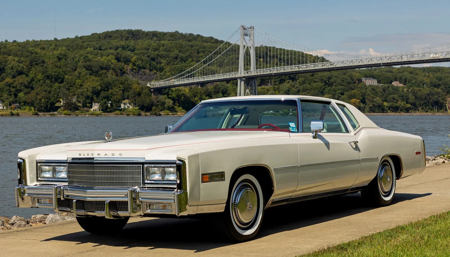 Cadillac-Eldorado-1977-Cotillon-White-White