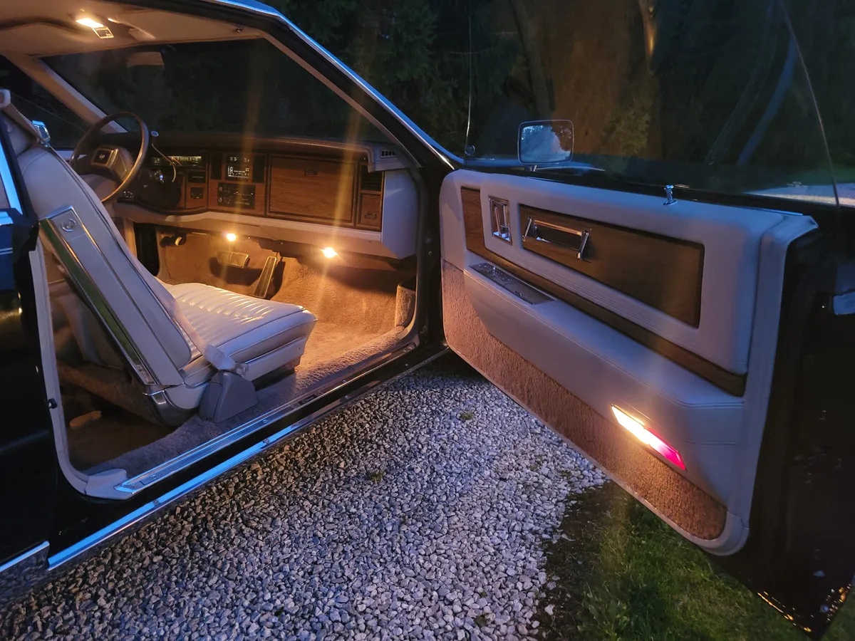 Cadillac-Eldorado-1984-Black-Gray-10