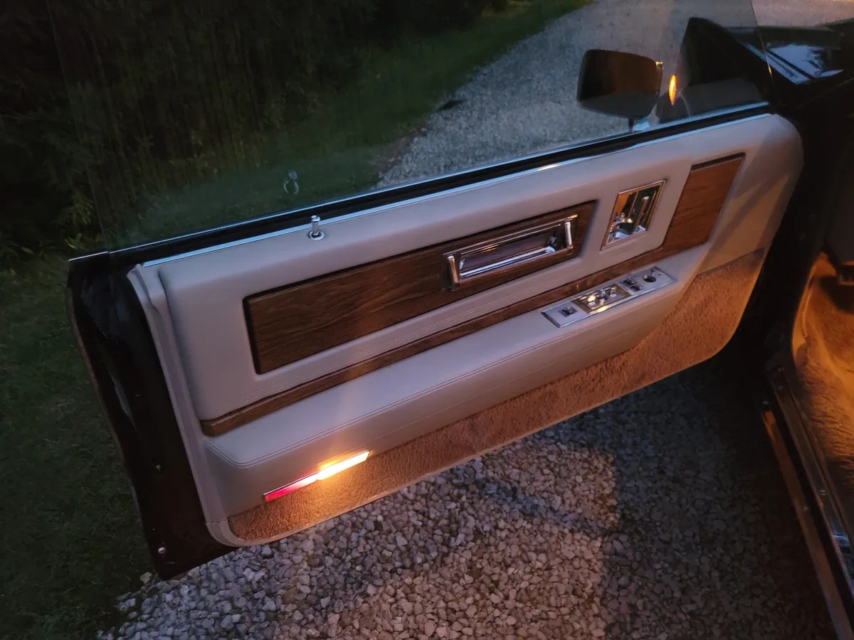 Cadillac-Eldorado-1984-Black-Gray-12