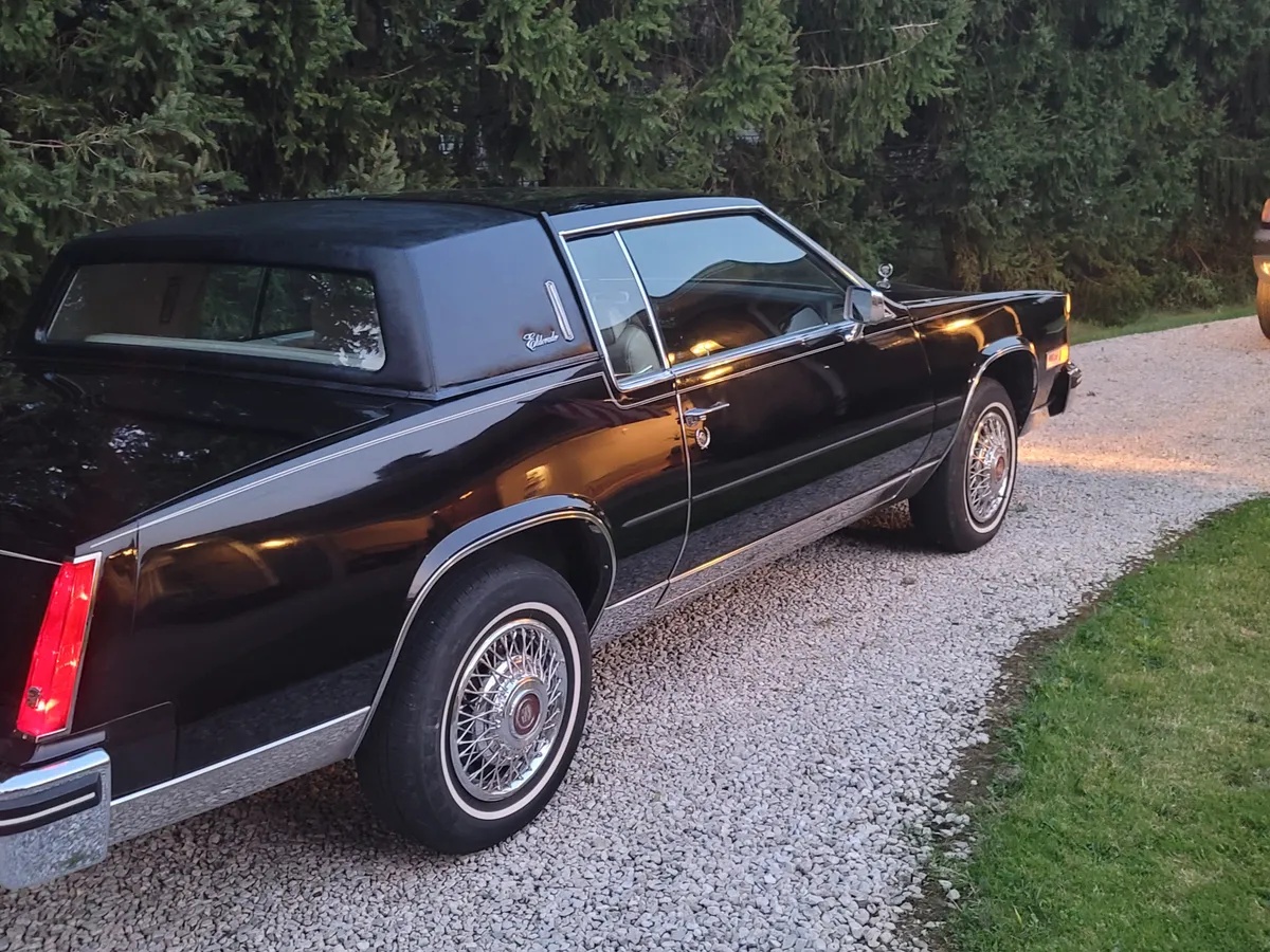 Cadillac-Eldorado-1984-Black-Gray-3