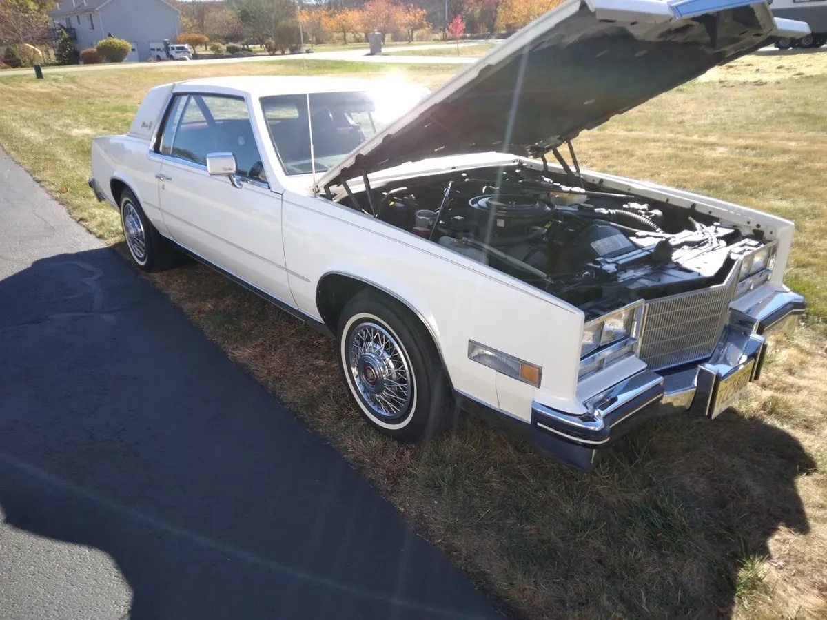 Cadillac-Eldorado-1985-White-Red-10