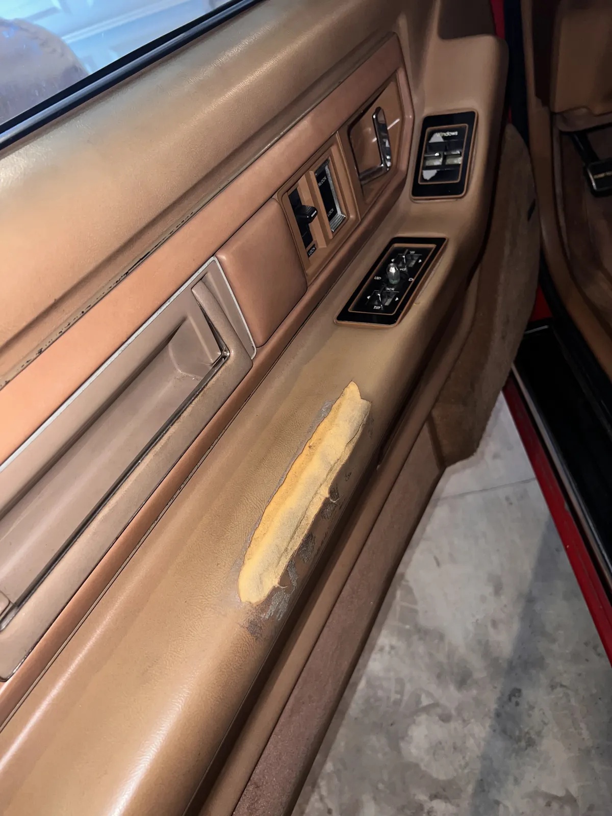 Cadillac-Eldorado-1990-Crimson-Beechwood-6