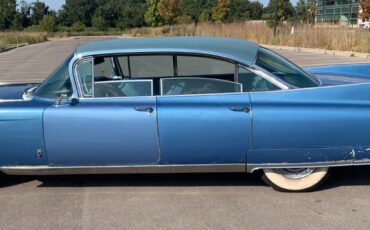 Cadillac-Fleetwood-1960-Sedan-1