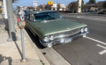 Cadillac-Fleetwood-1961-1