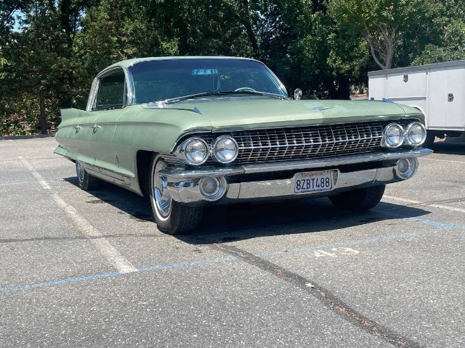 Cadillac-Fleetwood-1961-2