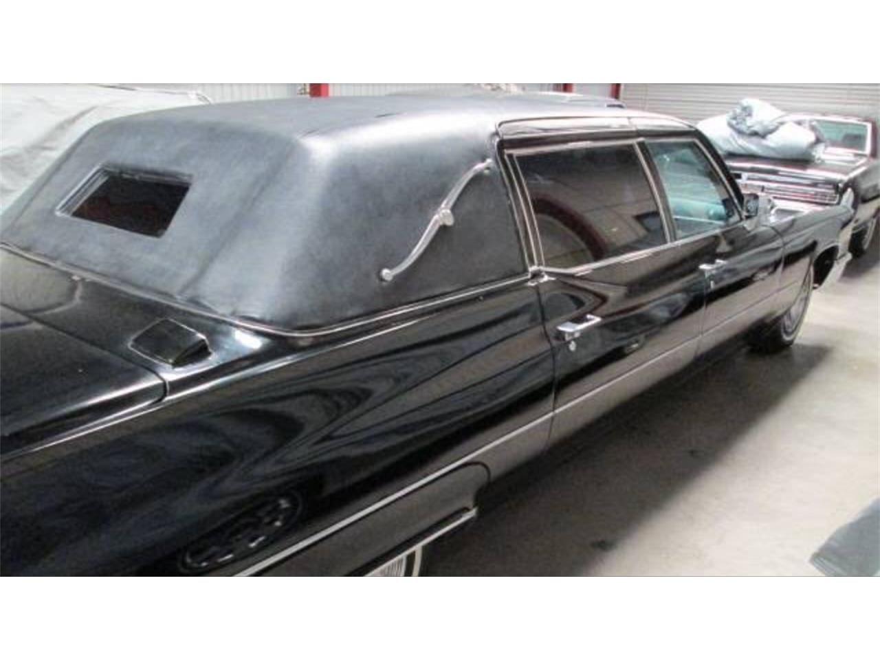 Cadillac-Fleetwood-1969-Black-Black-3
