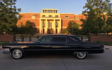 Cadillac-Fleetwood-1969-Black-Black