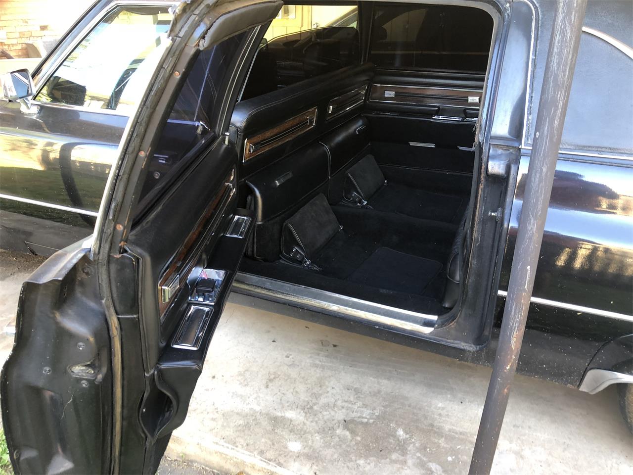Cadillac-Fleetwood-1969-Black-Black-5