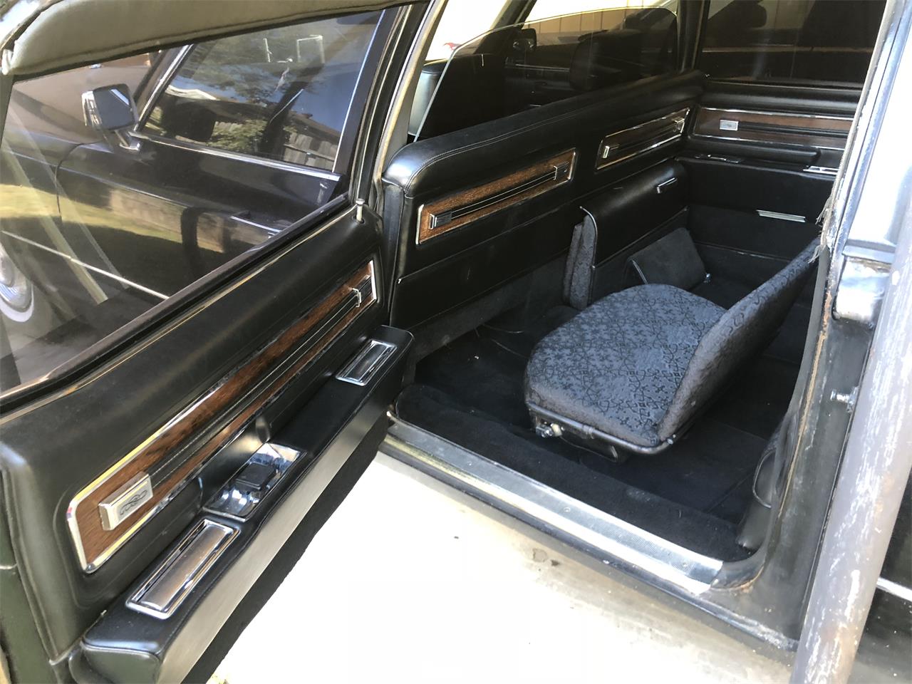 Cadillac-Fleetwood-1969-Black-Black-6