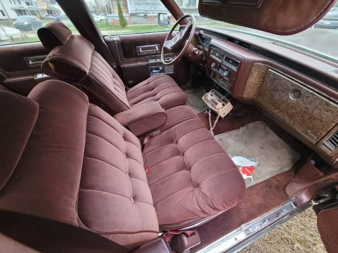 Cadillac-Fleetwood-1979-Brown-Brown-1