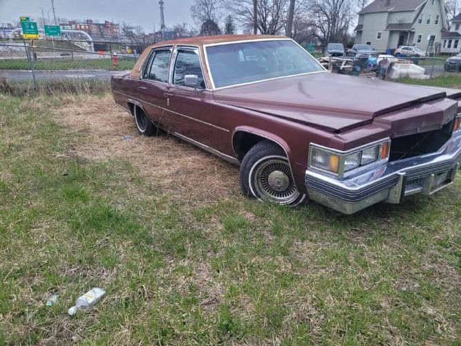 Cadillac-Fleetwood-1979-Brown-Brown-4