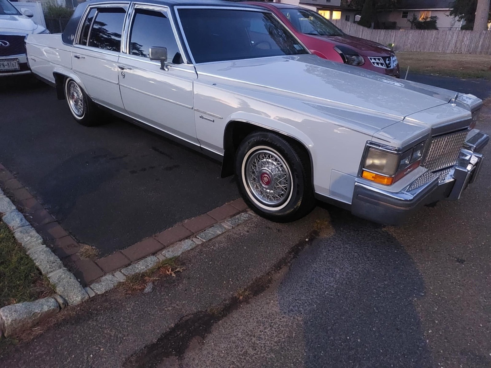 Cadillac-Fleetwood-1981-Sedan-1